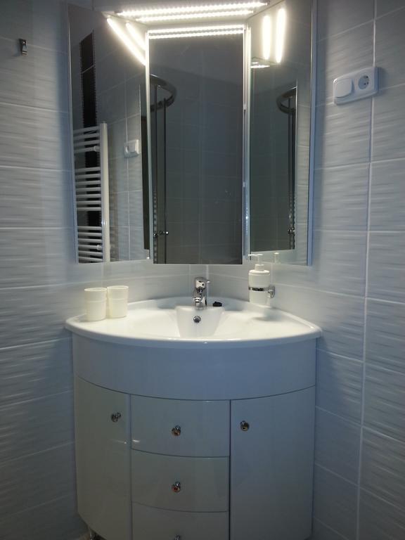 Downtown Apartment Мисколк Екстериор снимка