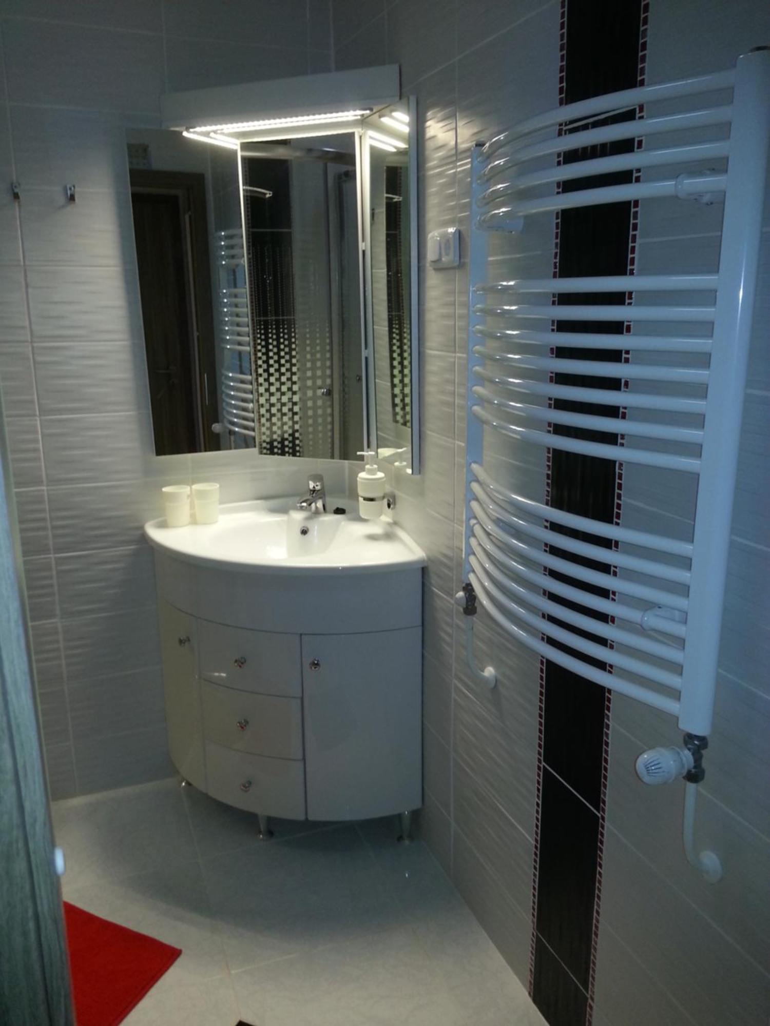 Downtown Apartment Мисколк Екстериор снимка