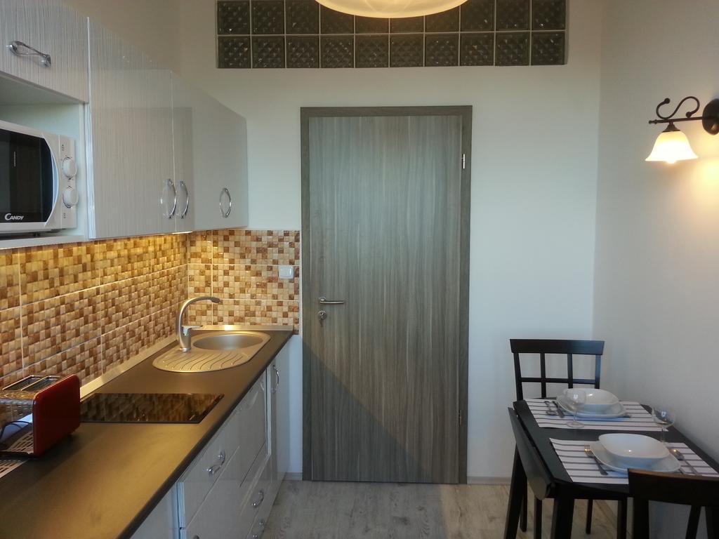 Downtown Apartment Мисколк Екстериор снимка